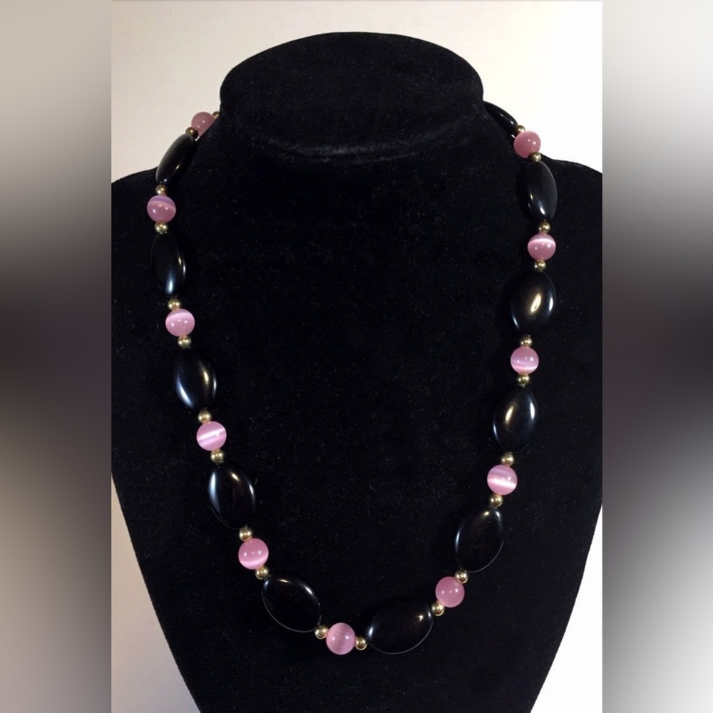 Midnight Rose-Eye Necklace